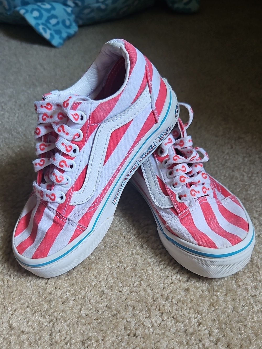 Where's Waldo? x Vans Old Skool "International Stripes" sneakers. Toddler Kids